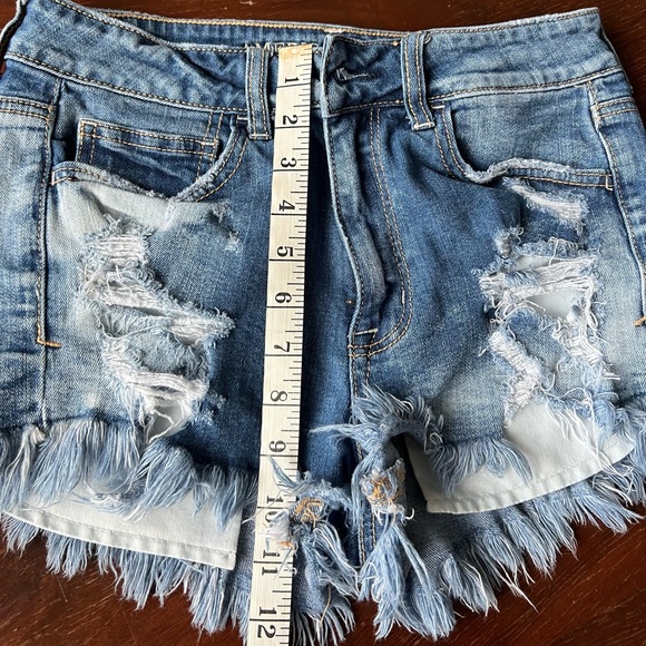 American Eagle Outfitters stretch shorts |
HI-RISE SHORTIE | 6 - Picture 10 of 13